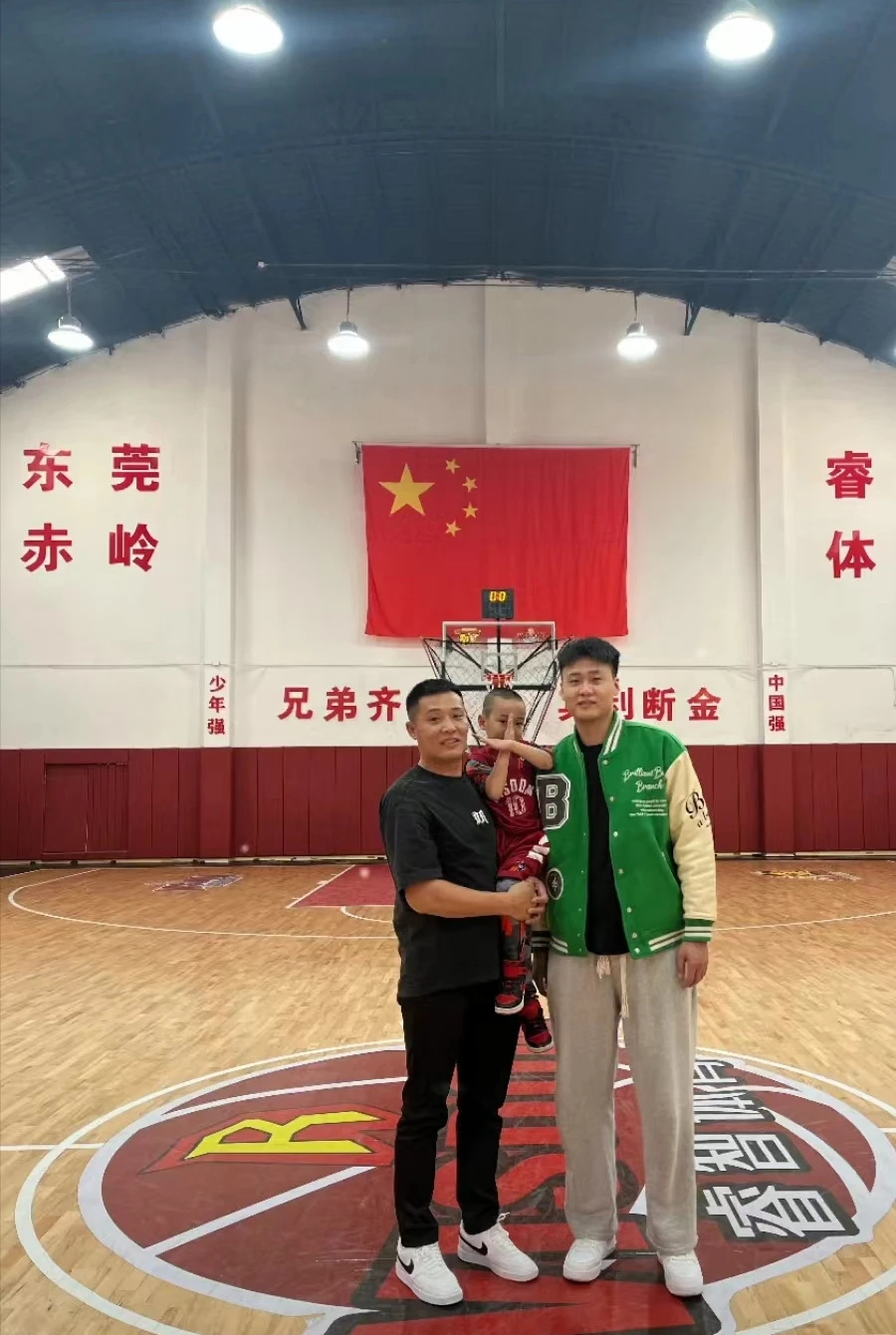 使用专业设备提升篮球训练效果的方法_0